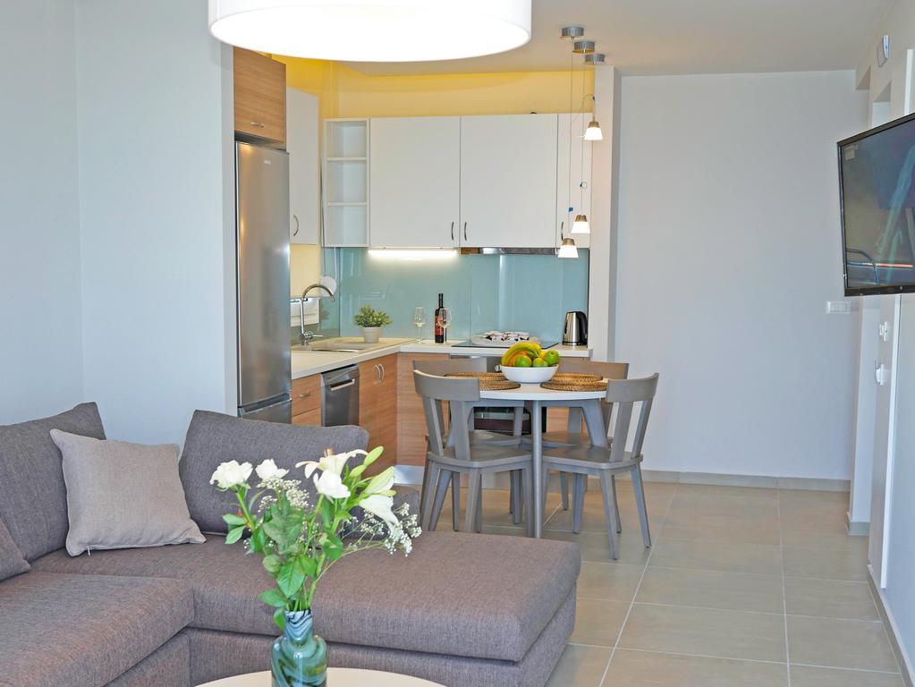 Sonja Beachfront Apartments 카토다라초 외부 사진